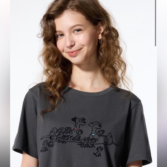 Uniqlo x Disney nagaba tee ladies Dalmatian tee - Picture 2 of 6